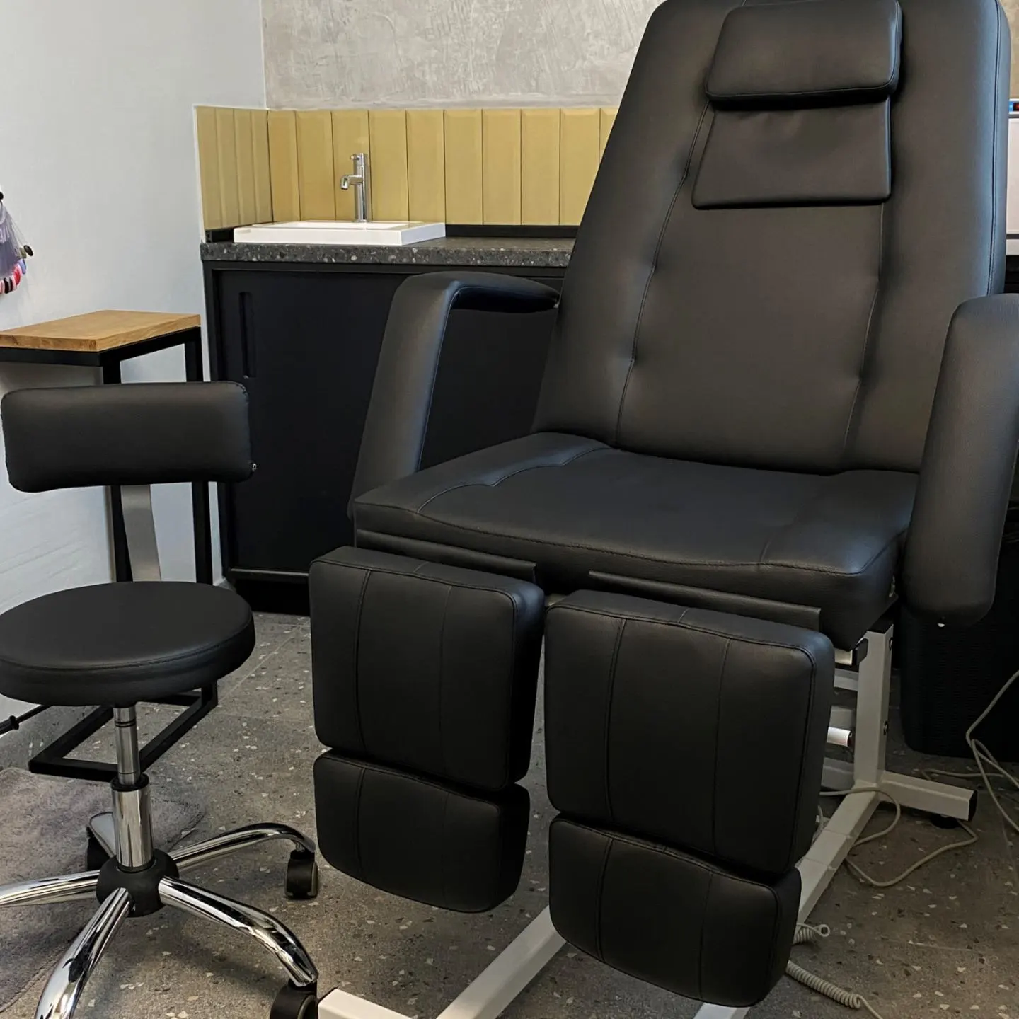 Парикмахерское кресло 2