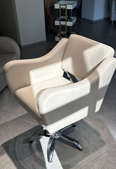 Парикмахерские кресла: Лугано (VLK 700, на пятилучии) за 710 руб. Фото 5